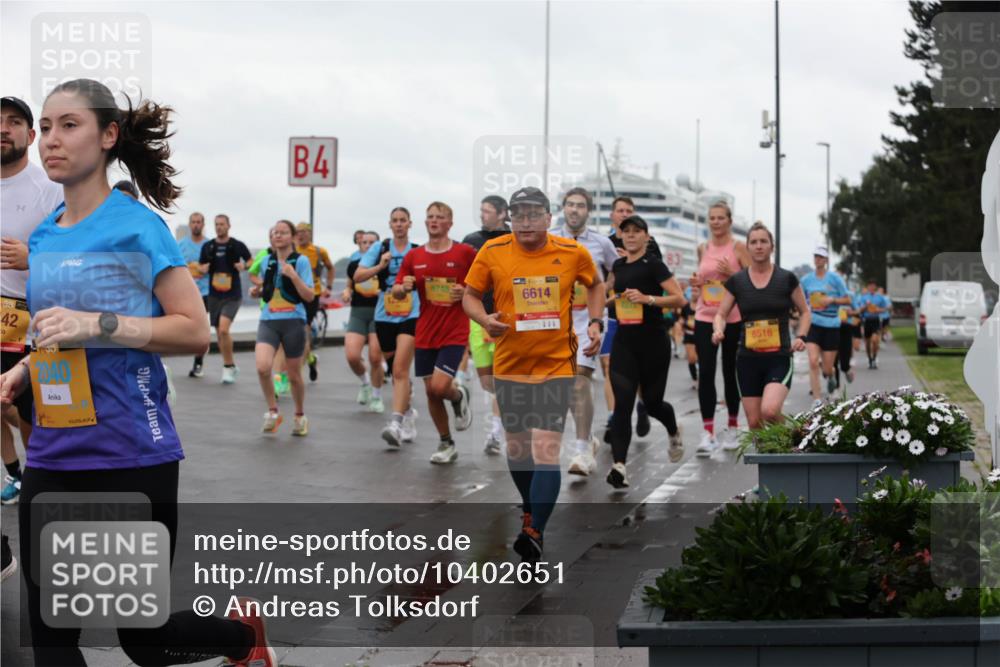 13.09.2026 - Kiel Lauf Andreas Tolksdorf http://msf.ph/oto/10402651 13.09.2026 11:02:00 Kiellinie 38, 42, 2040, 4, 3, 6614, 6516 meine-sportfotos.de