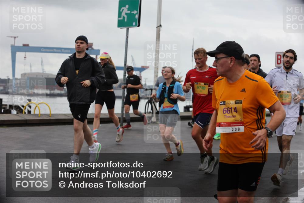 13.09.2026 - Kiel Lauf Andreas Tolksdorf http://msf.ph/oto/10402692 13.09.2026 11:02:01 Kiellinie 5748, 2, 29, 6614, 733, 8756 meine-sportfotos.de