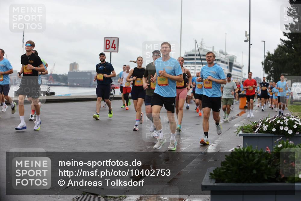 13.09.2026 - Kiel Lauf Andreas Tolksdorf http://msf.ph/oto/10402753 13.09.2026 11:02:15 Kiellinie 72, 4, 4560, 2869, 9903 meine-sportfotos.de