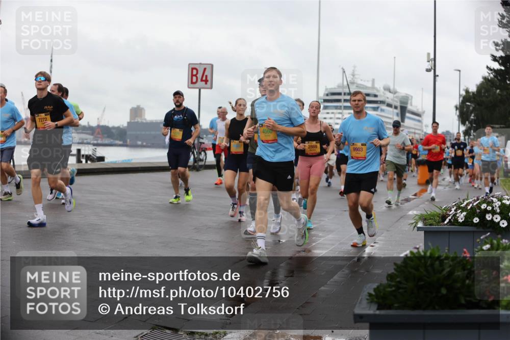 13.09.2026 - Kiel Lauf Andreas Tolksdorf http://msf.ph/oto/10402756 13.09.2026 11:02:15 Kiellinie 7272, 4, 4560, 2869, 9903 meine-sportfotos.de