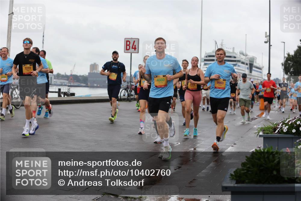 13.09.2026 - Kiel Lauf Andreas Tolksdorf http://msf.ph/oto/10402760 13.09.2026 11:02:15 Kiellinie 8430, 35, 7272, 4, 4560, 2869, 9903 meine-sportfotos.de