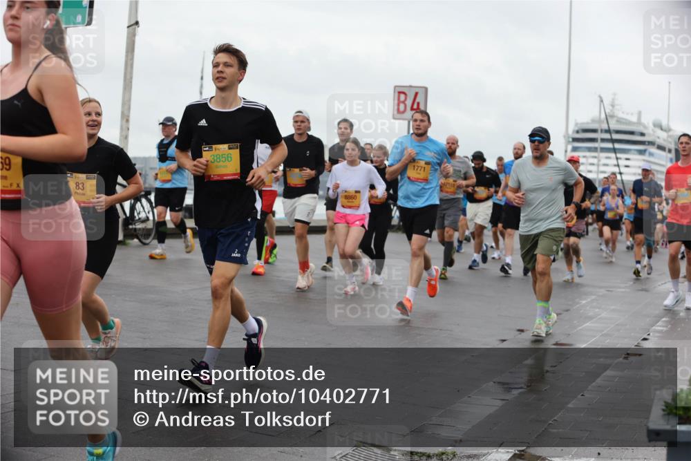 13.09.2026 - Kiel Lauf Andreas Tolksdorf http://msf.ph/oto/10402771 13.09.2026 11:02:19 Kiellinie 69, 39, 83, 3856, 8860, 4, 1771, 42518 meine-sportfotos.de