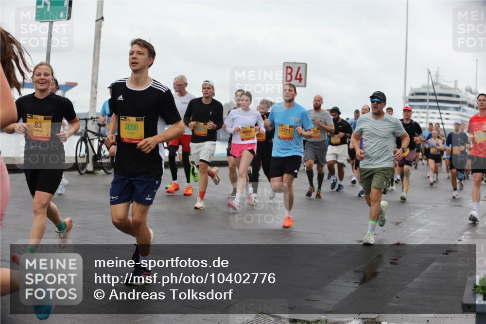 13.09.2026 - Kiel Lauf Andreas Tolksdorf http://msf.ph/oto/10402776 13.09.2026 11:02:19 Kiellinie 38, 83, 1, 38, 3856, 4, 8860, 1771 meine-sportfotos.de