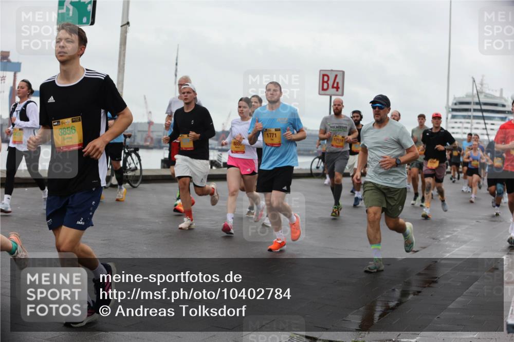 13.09.2026 - Kiel Lauf Andreas Tolksdorf http://msf.ph/oto/10402784 13.09.2026 11:02:19 Kiellinie 38, 3856, 8860, 1771, 4, 12518 meine-sportfotos.de