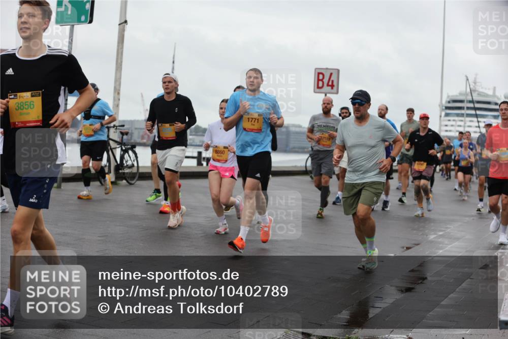 13.09.2026 - Kiel Lauf Andreas Tolksdorf http://msf.ph/oto/10402789 13.09.2026 11:02:19 Kiellinie 3856, 1313, 1, 8860, 1771, 4, 2518 meine-sportfotos.de