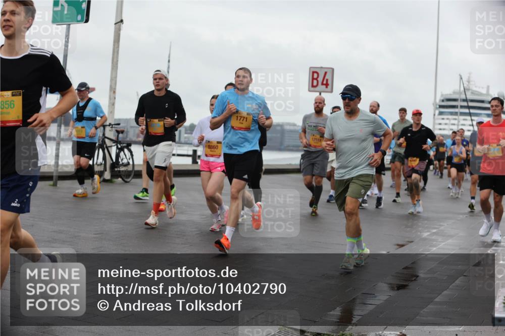 13.09.2026 - Kiel Lauf Andreas Tolksdorf http://msf.ph/oto/10402790 13.09.2026 11:02:19 Kiellinie 38, 856, 8860, 1771, 4, 12518 meine-sportfotos.de