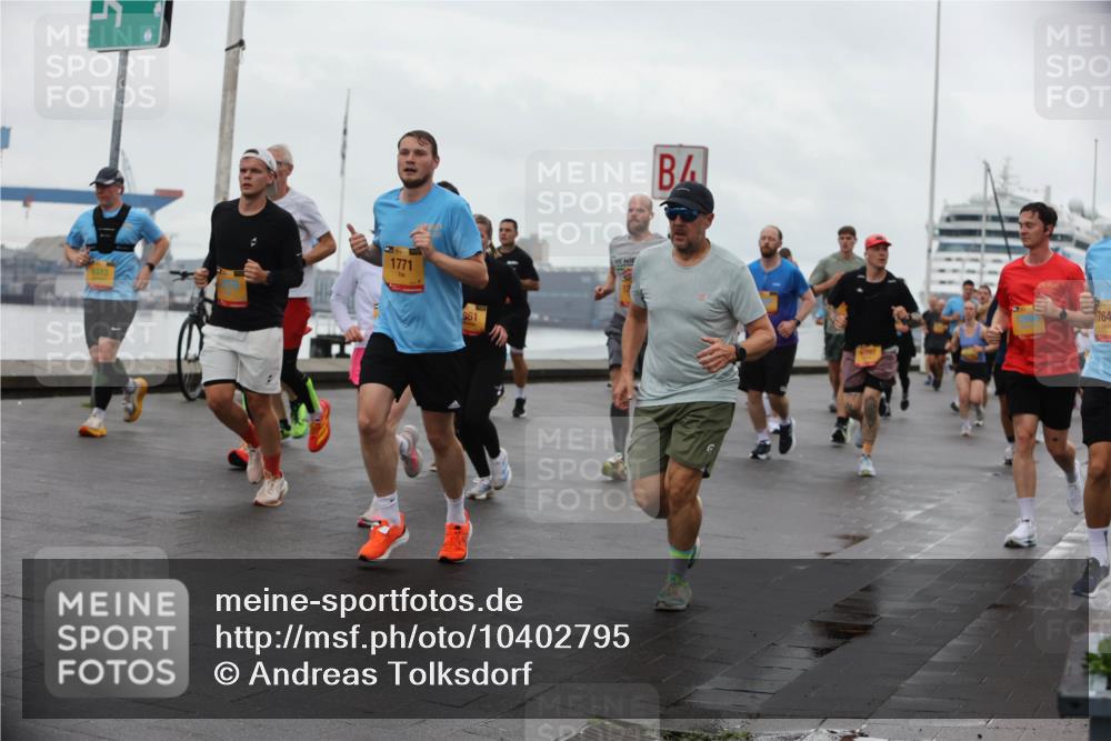 13.09.2026 - Kiel Lauf Andreas Tolksdorf http://msf.ph/oto/10402795 13.09.2026 11:02:20 Kiellinie 4313, 1771, 61 meine-sportfotos.de