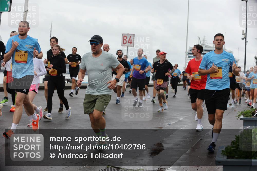 13.09.2026 - Kiel Lauf Andreas Tolksdorf http://msf.ph/oto/10402796 13.09.2026 11:02:20 Kiellinie 39, 1771, 8861, 4, 6897, 045 meine-sportfotos.de