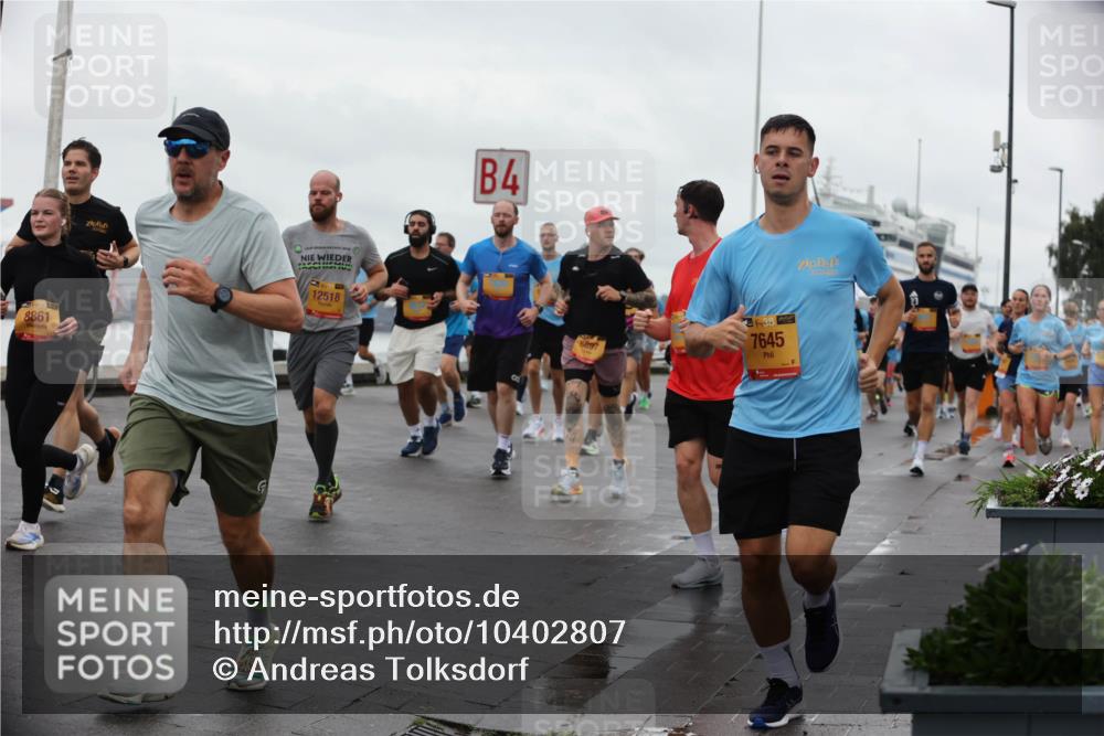 13.09.2026 - Kiel Lauf Andreas Tolksdorf http://msf.ph/oto/10402807 13.09.2026 11:02:20 Kiellinie 8861, 4, 12518, 8897, 38, 7645 meine-sportfotos.de