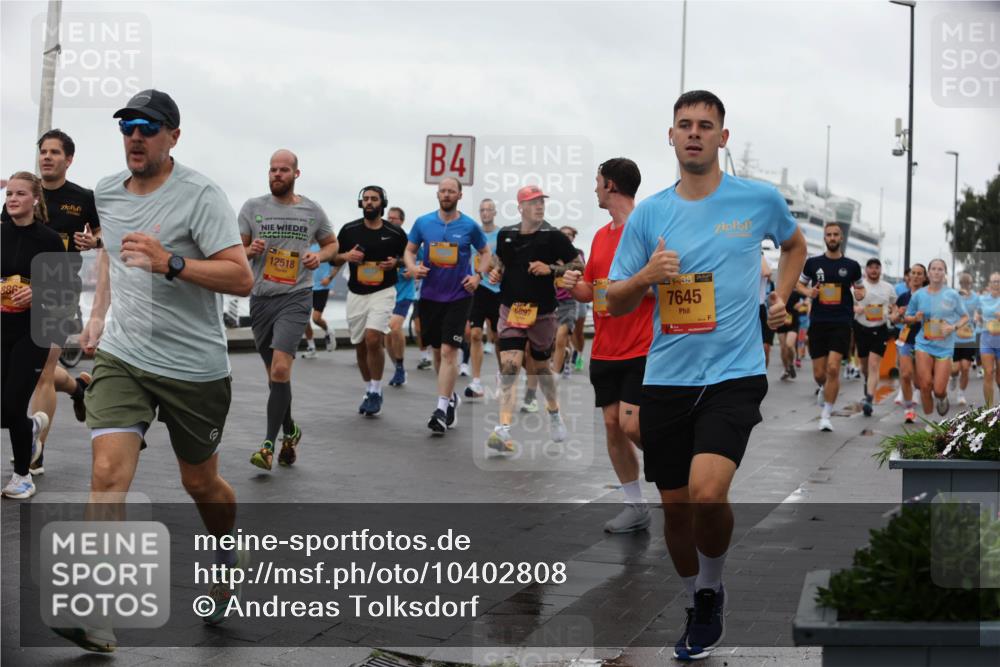 13.09.2026 - Kiel Lauf Andreas Tolksdorf http://msf.ph/oto/10402808 13.09.2026 11:02:21 Kiellinie 886, 12518, 4, 6897, 7645 meine-sportfotos.de