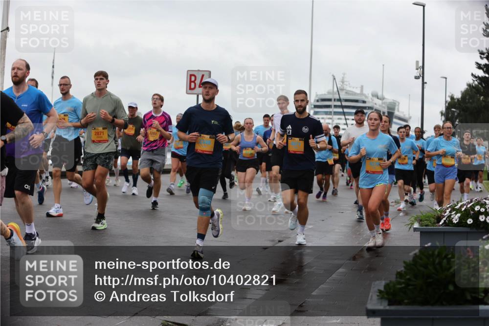 13.09.2026 - Kiel Lauf Andreas Tolksdorf http://msf.ph/oto/10402821 13.09.2026 11:02:23 Kiellinie 2871, 3261, 14 meine-sportfotos.de