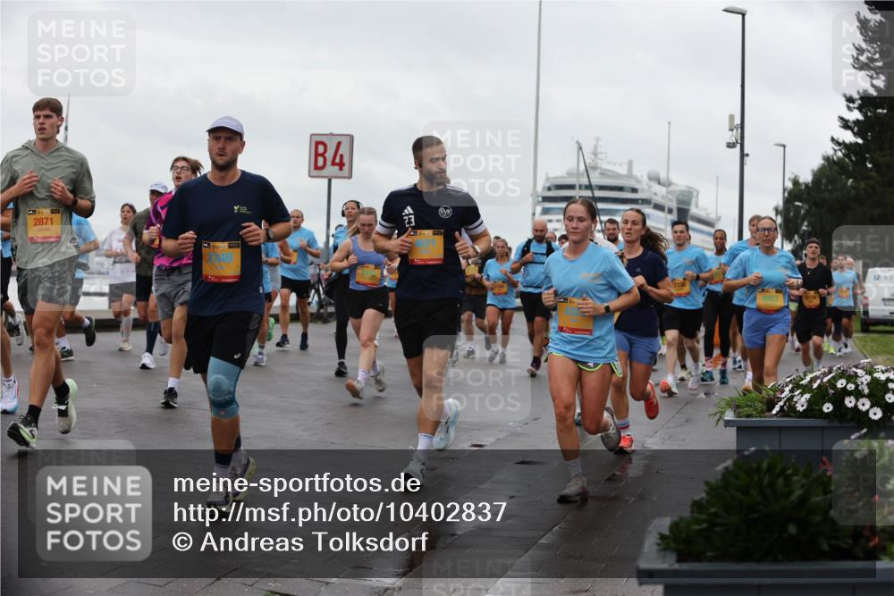 13.09.2026 - Kiel Lauf Andreas Tolksdorf http://msf.ph/oto/10402837 13.09.2026 11:02:23 Kiellinie 2871, 38, 4, 38, 4071, 7336, 9953, 4134 meine-sportfotos.de