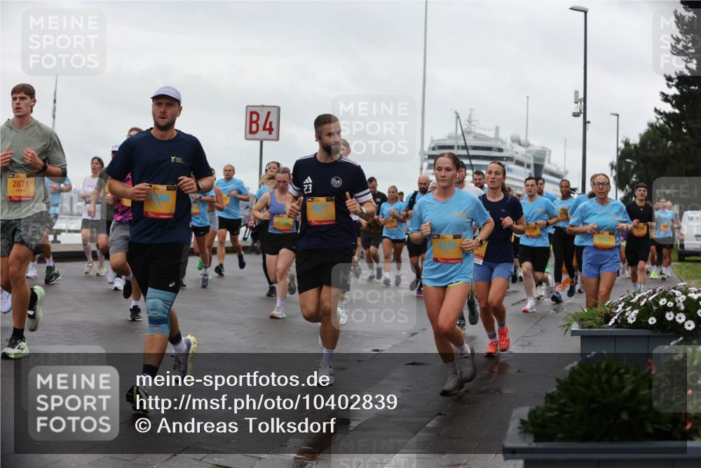 13.09.2026 - Kiel Lauf Andreas Tolksdorf http://msf.ph/oto/10402839 13.09.2026 11:02:23 Kiellinie 2871, 39, 4, 8490, 39, 4378, 7336, 9953, 2 meine-sportfotos.de