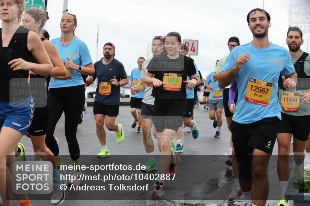 13.09.2026 - Kiel Lauf Andreas Tolksdorf http://msf.ph/oto/10402887 13.09.2026 11:02:33 Kiellinie 9906, 1863, 4, 38, 12567, 48, 11068 meine-sportfotos.de