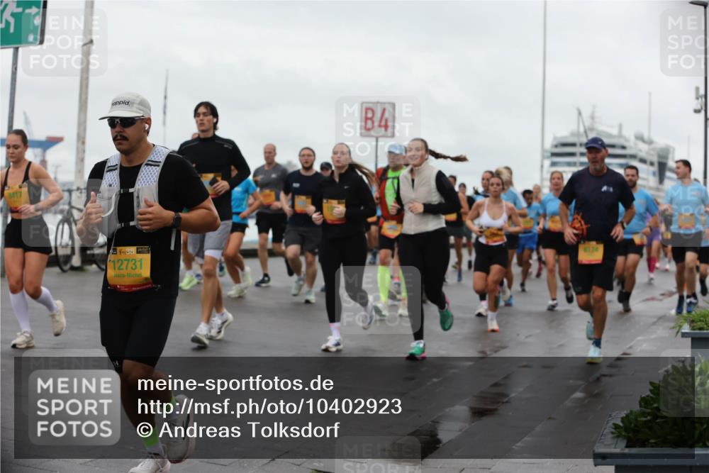 13.09.2026 - Kiel Lauf Andreas Tolksdorf http://msf.ph/oto/10402923 13.09.2026 11:02:38 Kiellinie 8417, 4, 38, 12731, 8174 meine-sportfotos.de