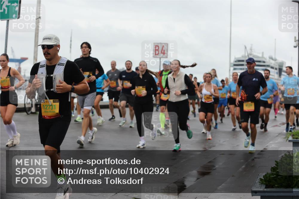 13.09.2026 - Kiel Lauf Andreas Tolksdorf http://msf.ph/oto/10402924 13.09.2026 11:02:38 Kiellinie 8417, 12731, 4, 8174 meine-sportfotos.de