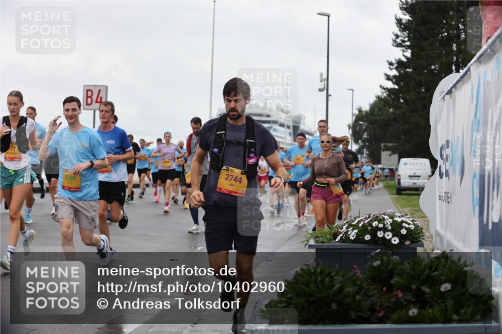 13.09.2026 - Kiel Lauf Andreas Tolksdorf http://msf.ph/oto/10402960 13.09.2026 11:02:55 Kiellinie 5701, 4, 4, 384, 2744, 1 meine-sportfotos.de