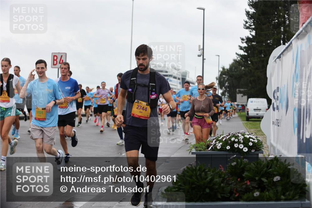 13.09.2026 - Kiel Lauf Andreas Tolksdorf http://msf.ph/oto/10402961 13.09.2026 11:02:55 Kiellinie 5701, 4, 38, 2744 meine-sportfotos.de