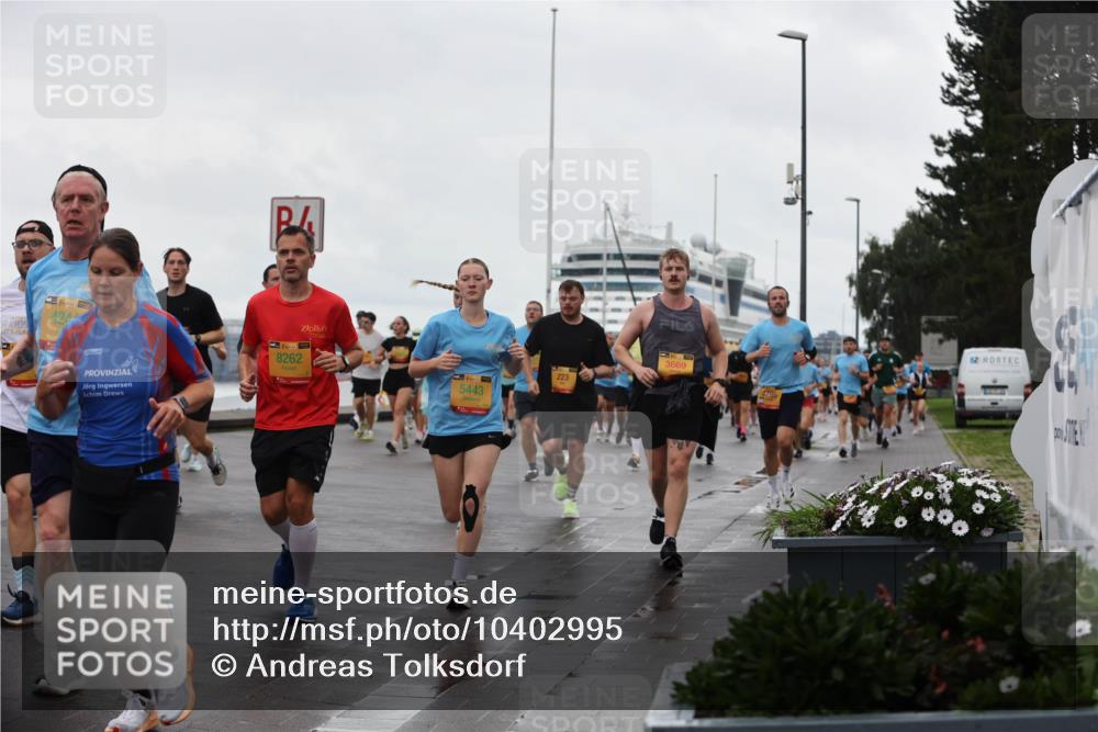 13.09.2026 - Kiel Lauf Andreas Tolksdorf http://msf.ph/oto/10402995 13.09.2026 11:03:02 Kiellinie 424, 38, 8262, 4, 39, 5443, 223, 3669 meine-sportfotos.de