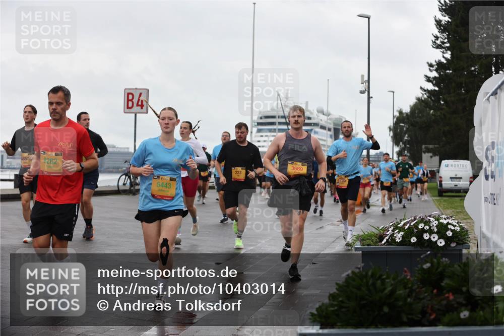 13.09.2026 - Kiel Lauf Andreas Tolksdorf http://msf.ph/oto/10403014 13.09.2026 11:03:03 Kiellinie 465, 38, 8262, 4, 5443, 223, 3669, 4795 meine-sportfotos.de