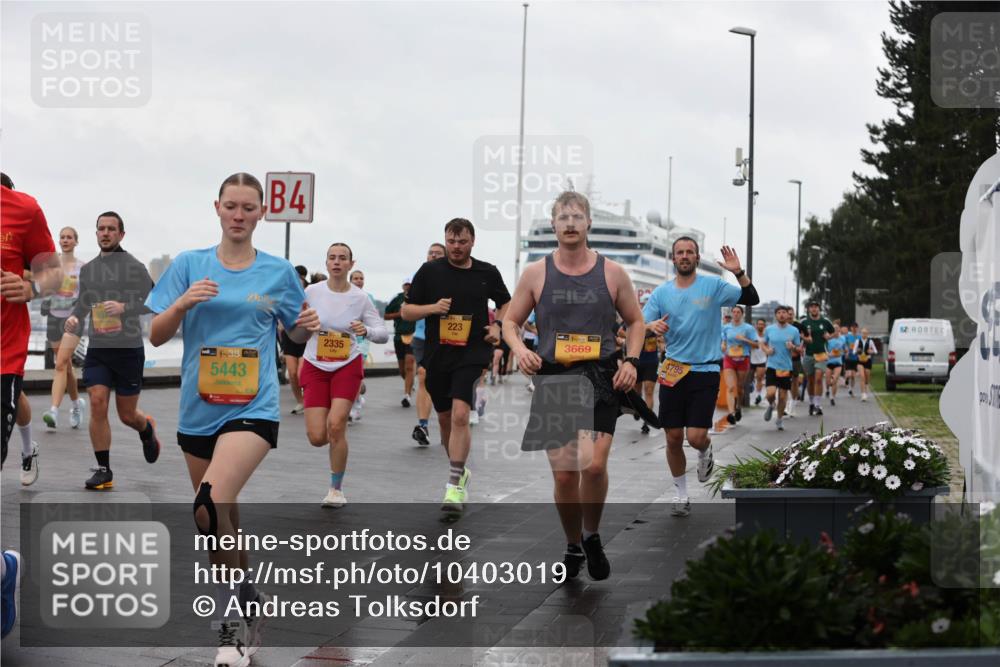 13.09.2026 - Kiel Lauf Andreas Tolksdorf http://msf.ph/oto/10403019 13.09.2026 11:03:03 Kiellinie 9, 5443, 4, 2335, 223, 38, 3669, 4795 meine-sportfotos.de