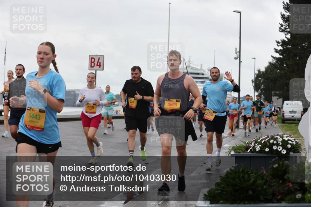 13.09.2026 - Kiel Lauf Andreas Tolksdorf http://msf.ph/oto/10403030 13.09.2026 11:03:04 Kiellinie 4, 394, 5443, 2335, 223, 39, 3669, 35, 4795 meine-sportfotos.de