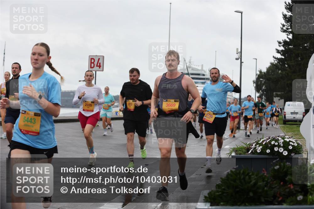 13.09.2026 - Kiel Lauf Andreas Tolksdorf http://msf.ph/oto/10403031 13.09.2026 11:03:04 Kiellinie 1, 39, 5443, 4, 2335, 223, 38, 3669, 4795 meine-sportfotos.de