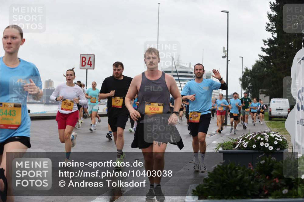 13.09.2026 - Kiel Lauf Andreas Tolksdorf http://msf.ph/oto/10403038 13.09.2026 11:03:04 Kiellinie 4, 4, 39, 5443, 2335, 223, 3669, 4795 meine-sportfotos.de