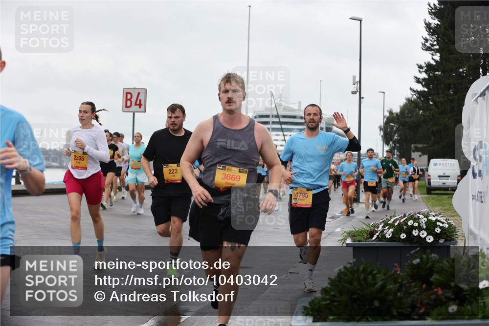 13.09.2026 - Kiel Lauf Andreas Tolksdorf http://msf.ph/oto/10403042 13.09.2026 11:03:04 Kiellinie 4, 2335, 38, 223, 38, 3669, 38, 4795 meine-sportfotos.de