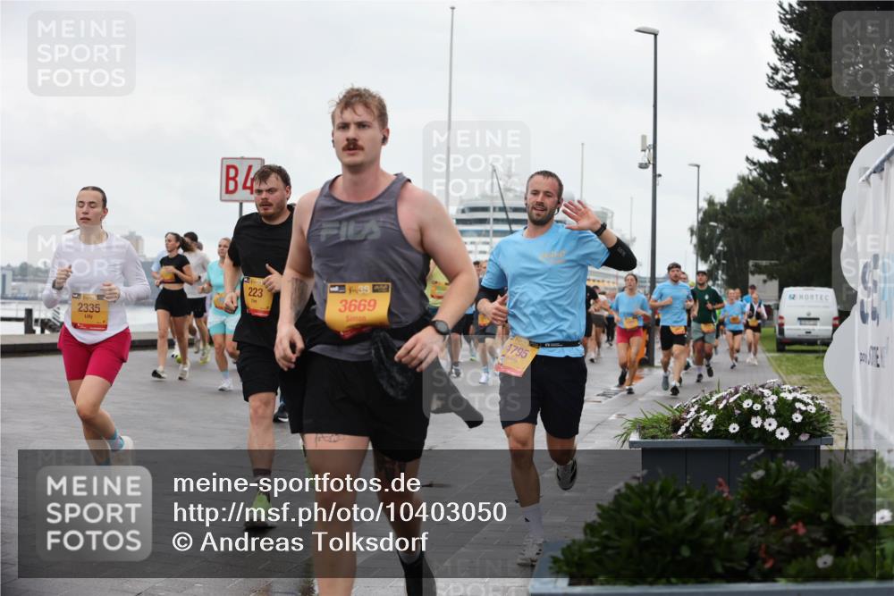 13.09.2026 - Kiel Lauf Andreas Tolksdorf http://msf.ph/oto/10403050 13.09.2026 11:03:05 Kiellinie 223, 3669, 21, 38, 38, 2335, 4795 meine-sportfotos.de