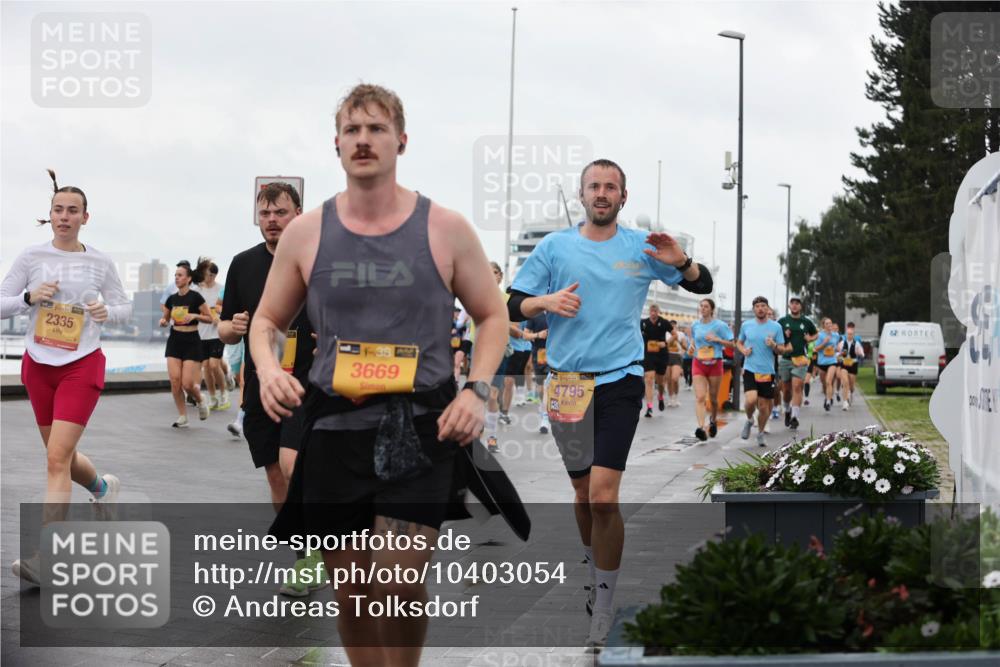 13.09.2026 - Kiel Lauf Andreas Tolksdorf http://msf.ph/oto/10403054 13.09.2026 11:03:05 Kiellinie 2335, 4, 39, 40, 3669, 38, 4795 meine-sportfotos.de