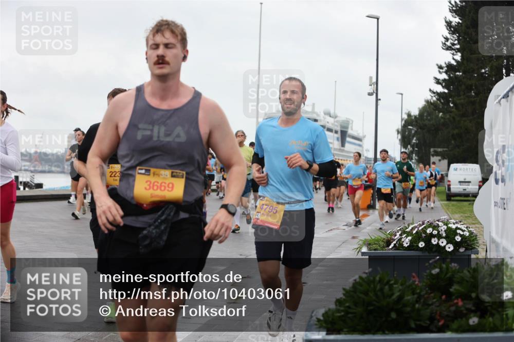 13.09.2026 - Kiel Lauf Andreas Tolksdorf http://msf.ph/oto/10403061 13.09.2026 11:03:05 Kiellinie 39, 223, 3669, 4795 meine-sportfotos.de