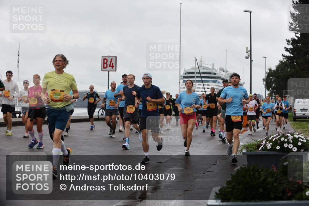 13.09.2026 - Kiel Lauf Andreas Tolksdorf http://msf.ph/oto/10403079 13.09.2026 11:03:08 Kiellinie 9196, 2650, 4, 4716, 5635, 553, 1881, 2112 meine-sportfotos.de