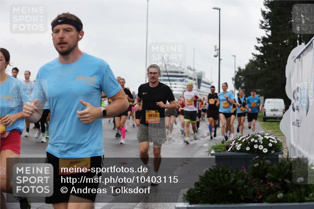 13.09.2026 - Kiel Lauf Andreas Tolksdorf http://msf.ph/oto/10403115 13.09.2026 11:03:11 Kiellinie 9813, 10671 meine-sportfotos.de