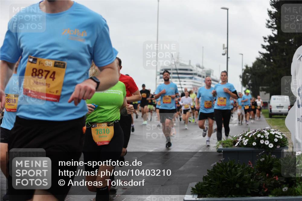 13.09.2026 - Kiel Lauf Andreas Tolksdorf http://msf.ph/oto/10403210 13.09.2026 11:03:19 Kiellinie 39, 3818, 38, 8874, 38, 7810 meine-sportfotos.de
