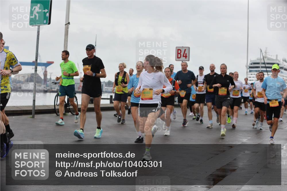 13.09.2026 - Kiel Lauf Andreas Tolksdorf http://msf.ph/oto/10403301 13.09.2026 11:03:25 Kiellinie 12060, 4593, 4, 4955, 3011 meine-sportfotos.de