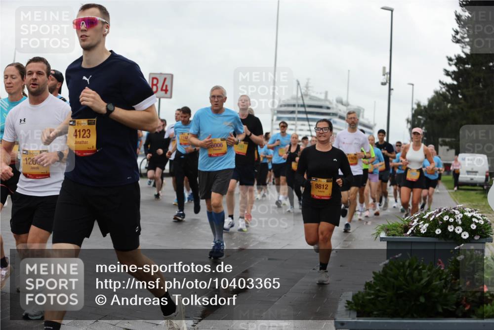 13.09.2026 - Kiel Lauf Andreas Tolksdorf http://msf.ph/oto/10403365 13.09.2026 11:03:29 Kiellinie 4, 38, 126, 4123, 3, 1142, 6006, 9812, 1925 meine-sportfotos.de