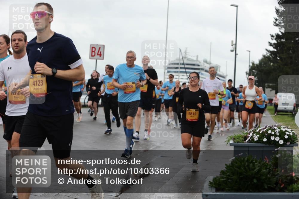 13.09.2026 - Kiel Lauf Andreas Tolksdorf http://msf.ph/oto/10403366 13.09.2026 11:03:29 Kiellinie 2609, 38, 4123, 4, 5006, 9812, 11925 meine-sportfotos.de