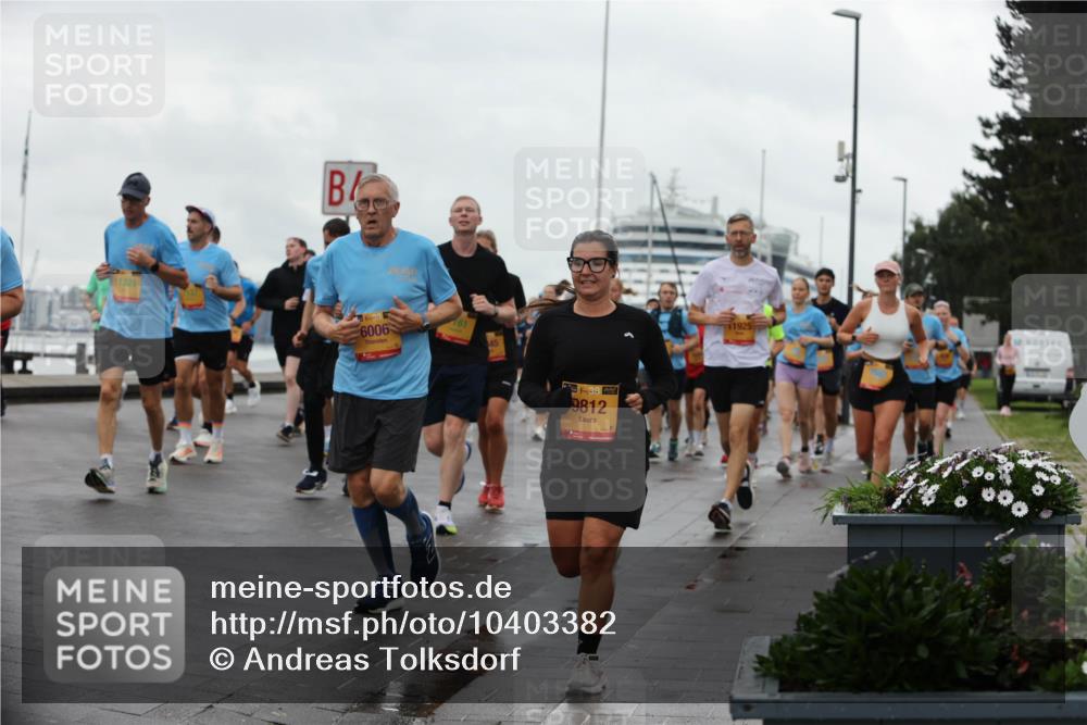 13.09.2026 - Kiel Lauf Andreas Tolksdorf http://msf.ph/oto/10403382 13.09.2026 11:03:30 Kiellinie 11324, 39, 6006, 161, 38, 9812, 11925 meine-sportfotos.de