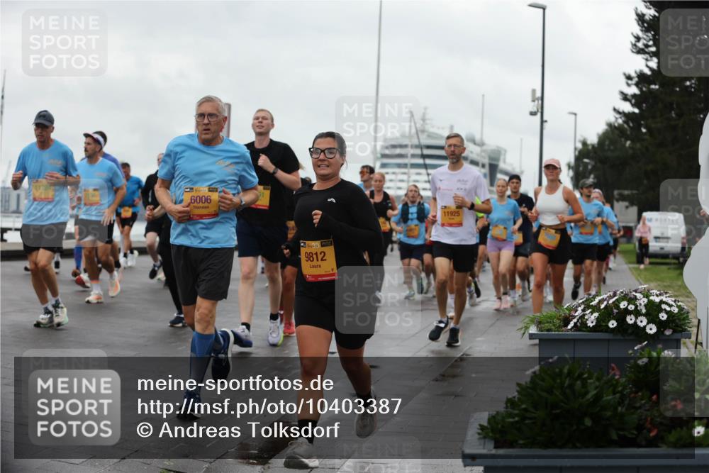 13.09.2026 - Kiel Lauf Andreas Tolksdorf http://msf.ph/oto/10403387 13.09.2026 11:03:30 Kiellinie 11324, 6006, 38, 9812, 11925 meine-sportfotos.de