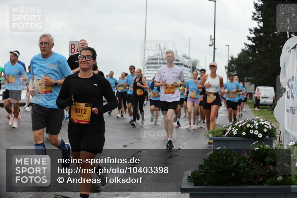 13.09.2026 - Kiel Lauf Andreas Tolksdorf http://msf.ph/oto/10403398 13.09.2026 11:03:30 Kiellinie 7137, 60, 38, 9812, 11925 meine-sportfotos.de
