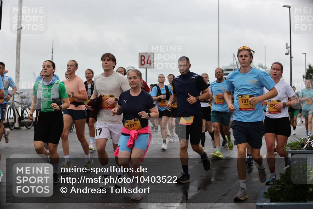 13.09.2026 - Kiel Lauf Andreas Tolksdorf http://msf.ph/oto/10403522 13.09.2026 11:03:49 Kiellinie 4, 17, 38, 1817, 38, 707, 1, 39, 124 meine-sportfotos.de