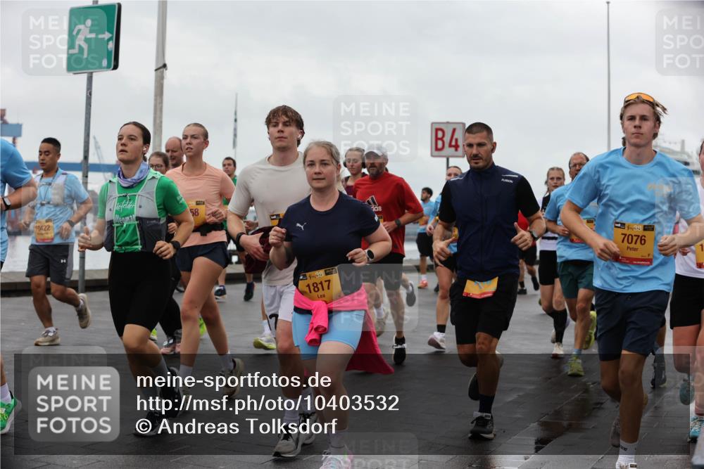 13.09.2026 - Kiel Lauf Andreas Tolksdorf http://msf.ph/oto/10403532 13.09.2026 11:03:49 Kiellinie 10422, 58, 4, 38, 1817, 4, 38, 7076 meine-sportfotos.de