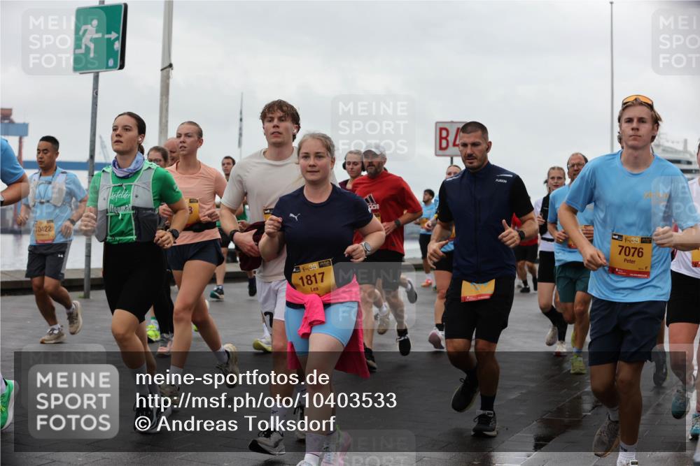 13.09.2026 - Kiel Lauf Andreas Tolksdorf http://msf.ph/oto/10403533 13.09.2026 11:03:49 Kiellinie 10422, 3, 38, 1817, 38, 7076 meine-sportfotos.de