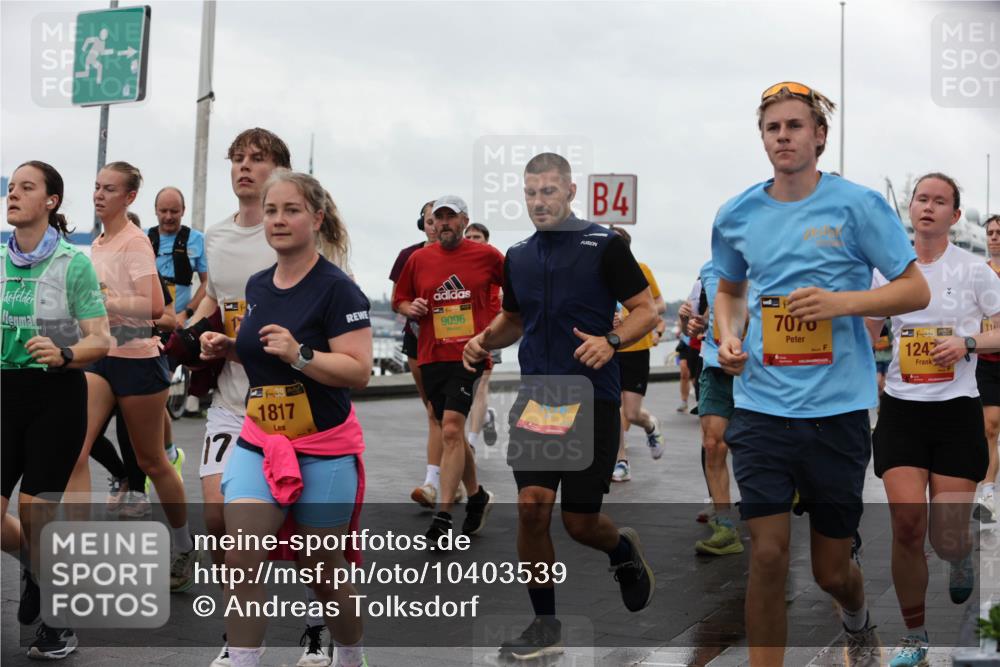 13.09.2026 - Kiel Lauf Andreas Tolksdorf http://msf.ph/oto/10403539 13.09.2026 11:03:49 Kiellinie 17, 39, 1817, 9096, 4, 7070, 124 meine-sportfotos.de