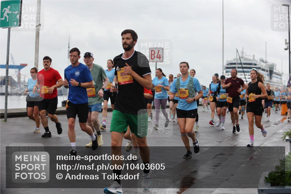13.09.2026 - Kiel Lauf Andreas Tolksdorf http://msf.ph/oto/10403605 13.09.2026 11:03:54 Kiellinie 6389, 9801, 892, 4, 8182, 39, 2760 meine-sportfotos.de