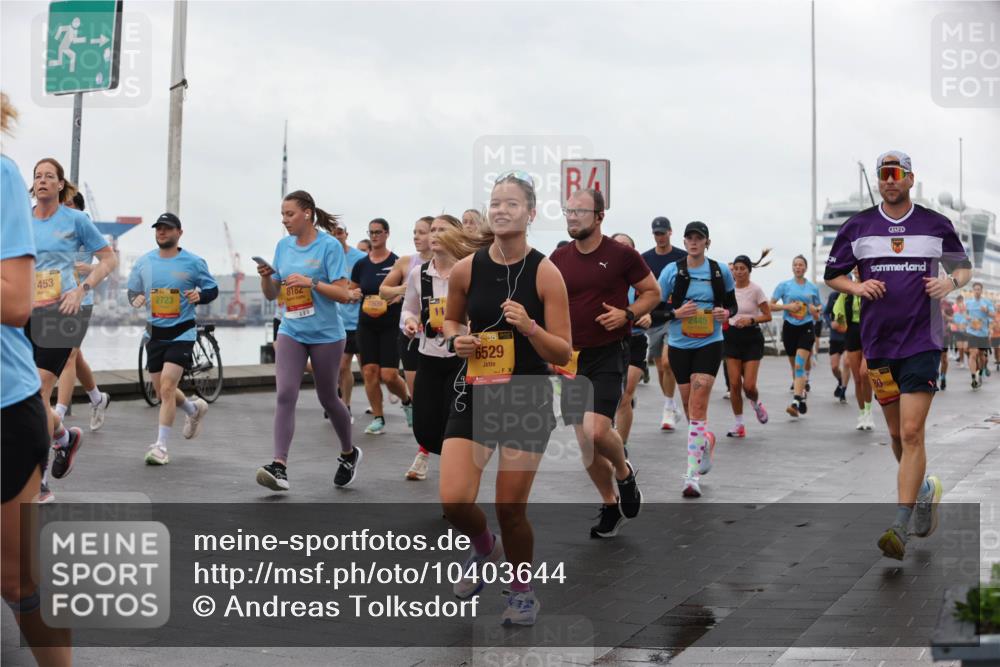 13.09.2026 - Kiel Lauf Andreas Tolksdorf http://msf.ph/oto/10403644 13.09.2026 11:03:56 Kiellinie 453, 2723, 8182, 7809, 38, 6529, 2445 meine-sportfotos.de