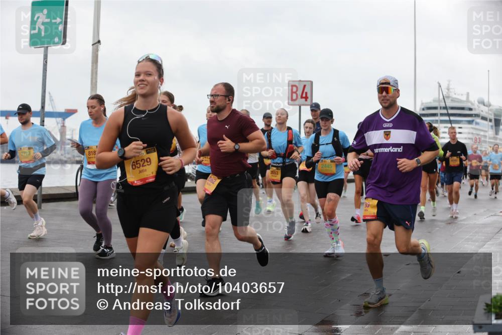 13.09.2026 - Kiel Lauf Andreas Tolksdorf http://msf.ph/oto/10403657 13.09.2026 11:03:57 Kiellinie 2723, 818, 6529, 062, 3653, 4, 2445, 6343, 3 meine-sportfotos.de