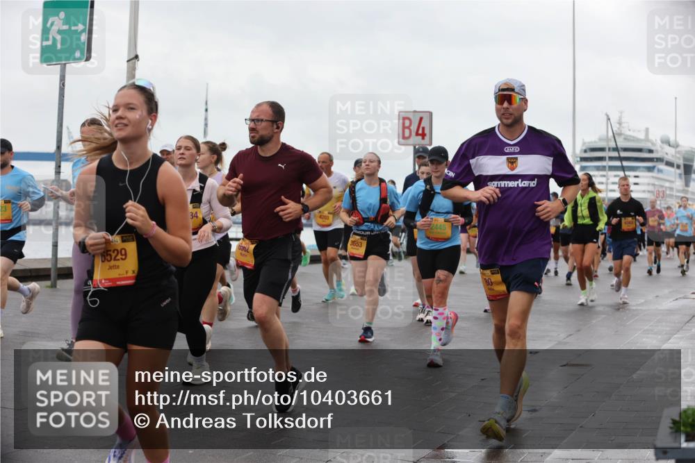 13.09.2026 - Kiel Lauf Andreas Tolksdorf http://msf.ph/oto/10403661 13.09.2026 11:03:57 Kiellinie 6529, 34, 0362, 4203, 3653, 4, 2445, 6343, 3 meine-sportfotos.de