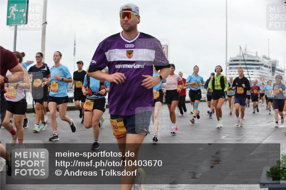 13.09.2026 - Kiel Lauf Andreas Tolksdorf http://msf.ph/oto/10403670 13.09.2026 11:03:58 Kiellinie 3604, 7809, 5412, 3653, 397, 274, 6343, 83 meine-sportfotos.de